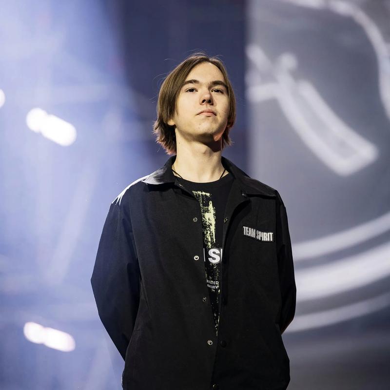 传闻：RNG和FPX将离开 LPL ，下赛季将剩下14支战队