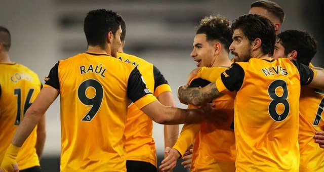 Mlxg幽默波比遭LangX单杀 小草包无情收割 泡芙队1-0香锅队